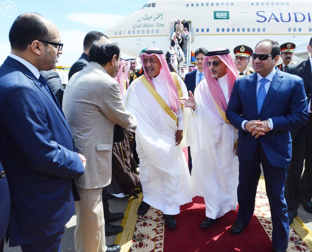 ولي العهد يؤكد وقوف المملكة الدائم والمستمر مع كل ما فيه خير وازدهار واستقرار مصر وشعبها الشقيق