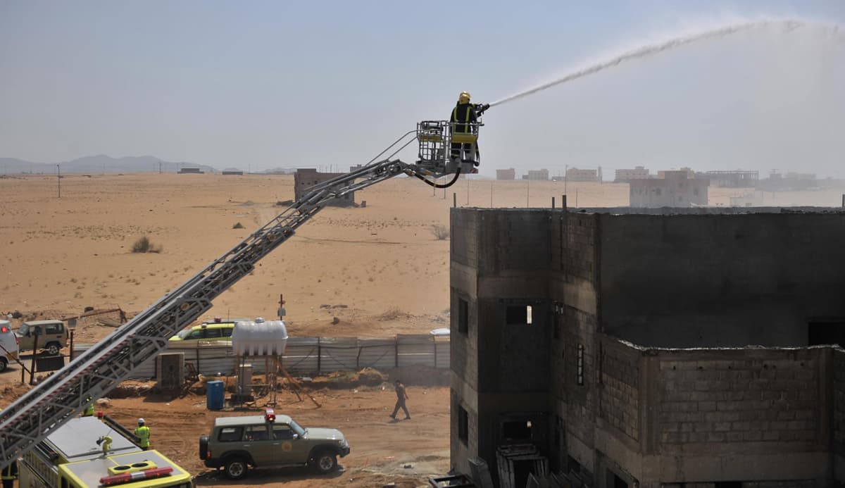 مدني الباحة ينفذ فرضية لهزات أرضية في مركز ناوان