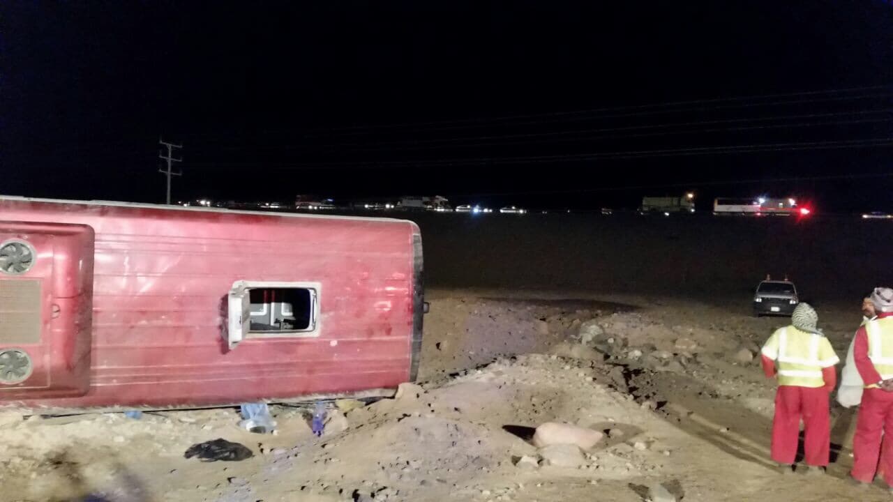 مصرع 3 معتمرين مصريين وإصابة 43 في حادث