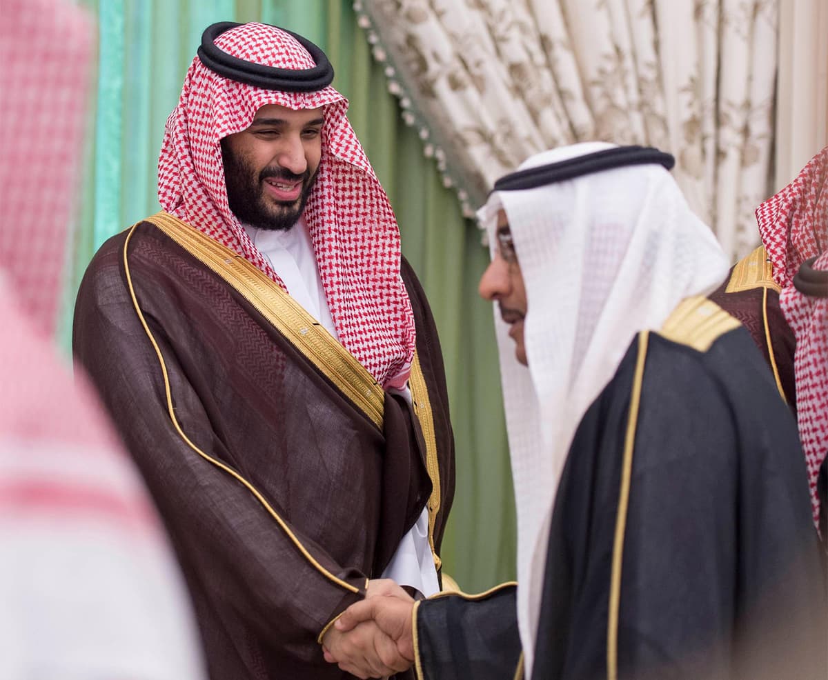 الملك مخاطبا كبار الضباط : دفاعكم عن بلاد الحرمين هو دفاع عن وطن يستحق وشعب وفيّ