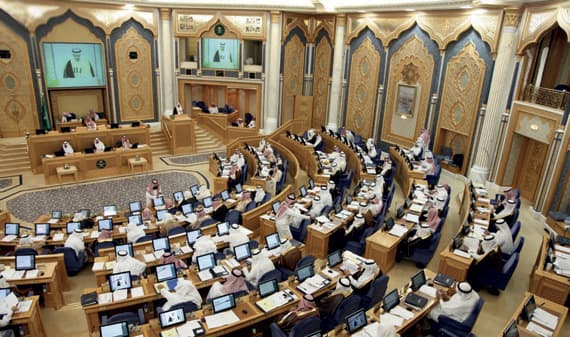 «الشورى» يطالب باستقلال إدارات «التعليم» .. ويدعو إلى تعزيز مناهج اللغة العربية