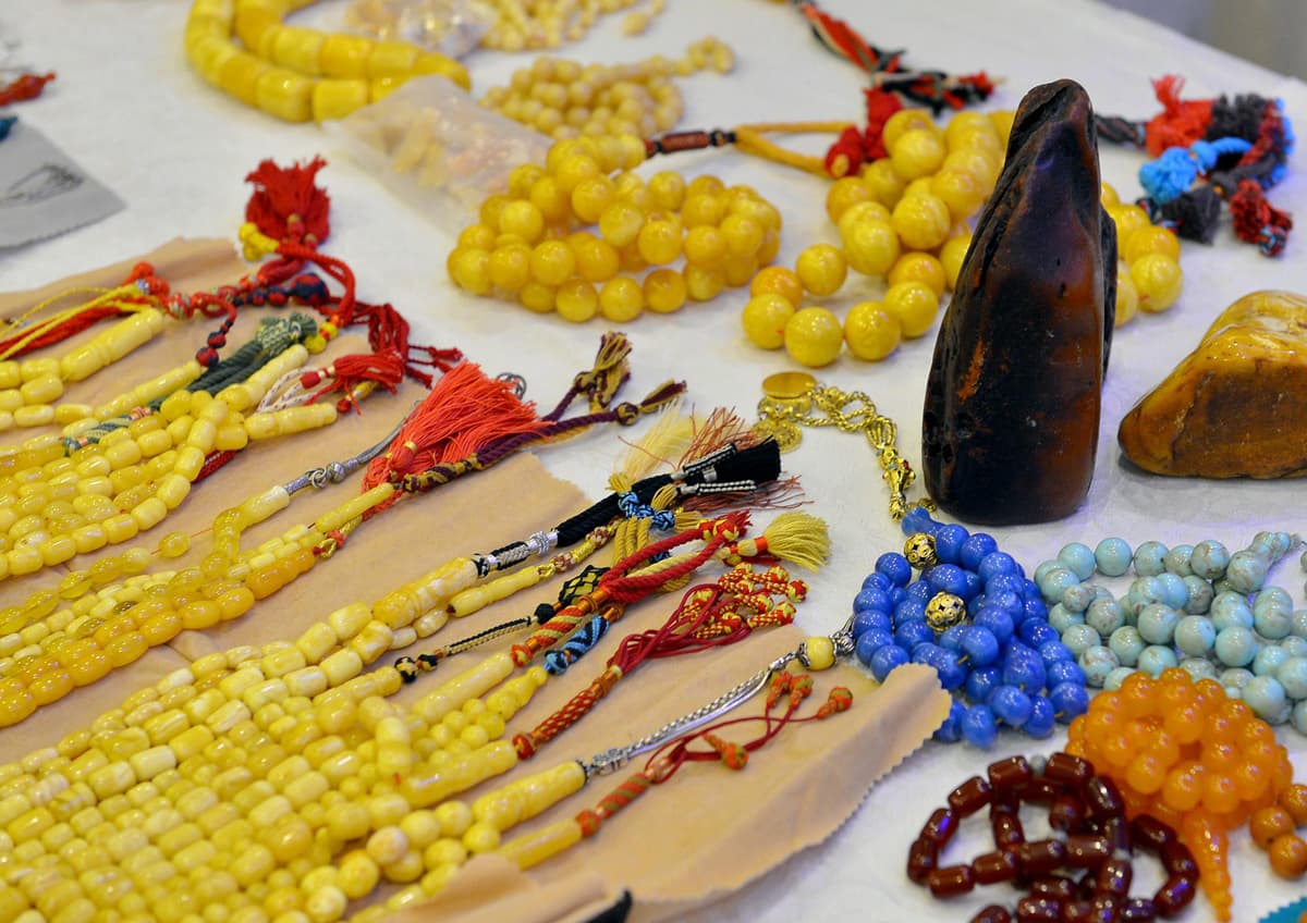 السبح النادرة .. تجارة نخبوية تستهوي 5000 مواطن