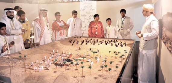 معرض «رحلة النور» يحكي حياة الرسول بمجسمات تاريخية