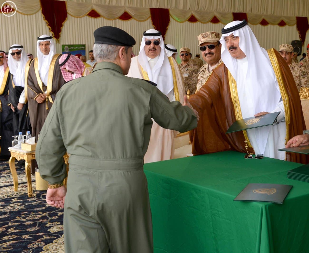 وزير الحرس الوطني يرعى افتتاح مطار خشم العان ومقر لواء طيران الحرس الوطني الأول