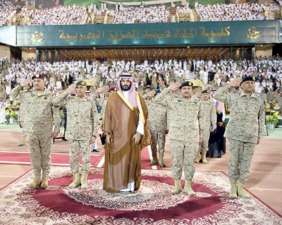 ولي ولي العهد يرعى حفل تخريج الدفعتين الـ 73 
والـ 28 من طلبة «الحربية» و«البحرية»