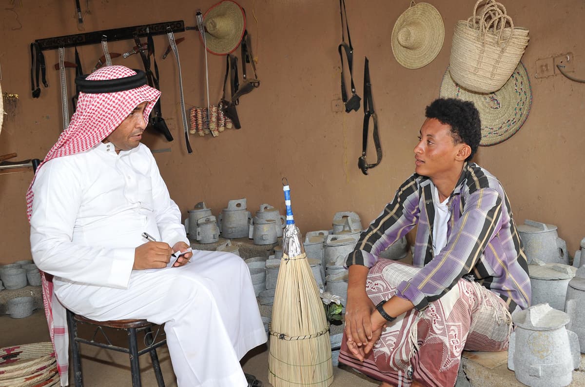 جازان : الأواني الفخارية .. تجارة عريقة تزدهر قبيل رمضان