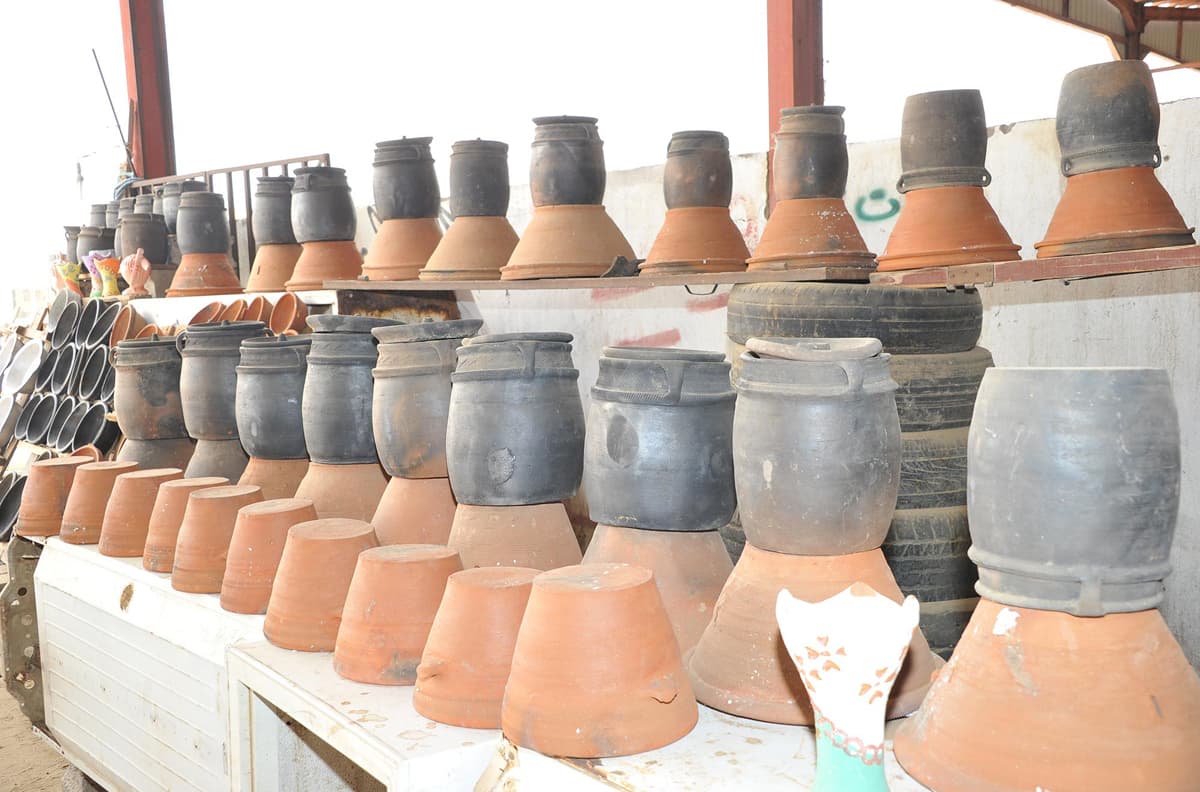 جازان : الأواني الفخارية .. تجارة عريقة تزدهر قبيل رمضان