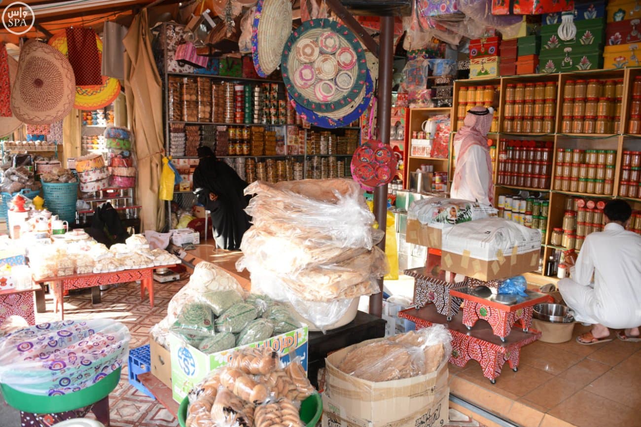 قصة مصورة: أهالي حائل يستقبلون رمضان بـ "الثريد" و" والمقشوش" و"التمّن"