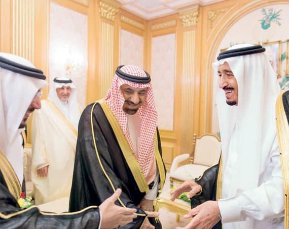 الملك لأمراء المناطق: تلمسوا احتياجات المواطنين والمقيمين