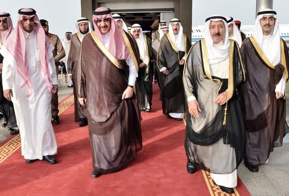 أمير الكويت يصل إلى جدة لتقديم العزاء في وفاة "الفيصل"