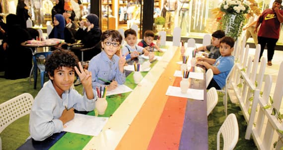 مهرجان صيف الشرقية يواصل فعالياته .. والمتطوعون يقدمون خبراتهم للضيوف