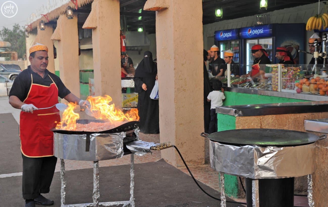 قصة مصورة: الفعاليات والبرامج المتنوعة تجذب المصطافين إلى مهرجان أبها