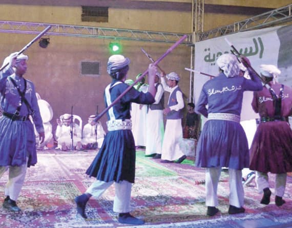مهرجان أملج التراثي يمتع زواره بالأهازيج القديمة
