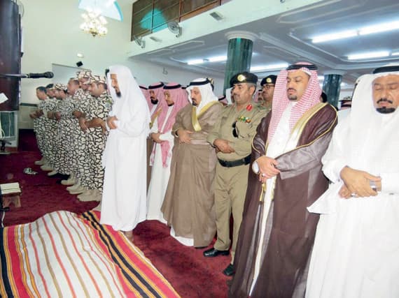 بتوجيهات نائب الملك.. طيران الأمن ينقل جثماني شهيدي الواجب المجايشي والعمري إلى بارق والقنفذة