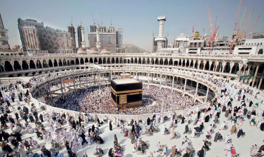 إمام الحرم المكي: من أقبح ضروب الضلال استباحة الدِّماء وقتل الأنفس التي حرَّم الله قتلَها