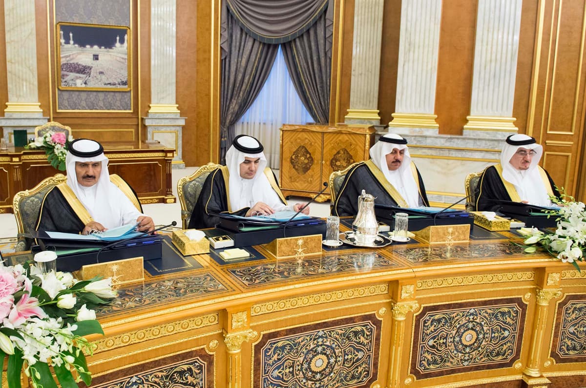 نائب الملك : سنتصدى بحزم لمن يعبث بأمن الوطن