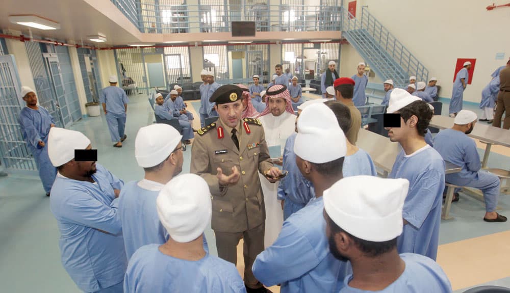 «السجون»: جناح VIP لكبار الشخصيات .. و«كلاب بوليسية» لكشف المخدرات