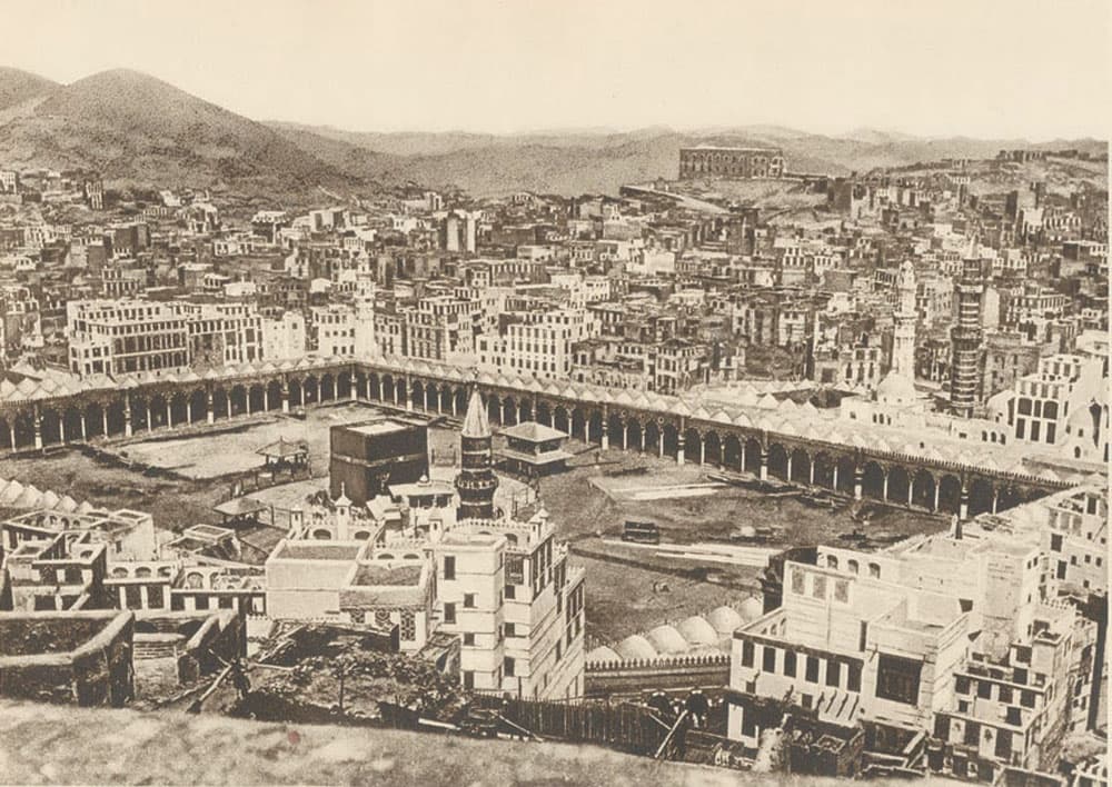 محمد أسد في «الطريق إلى مكة» .. معرفته بالمؤسس وولعه بالصحراء