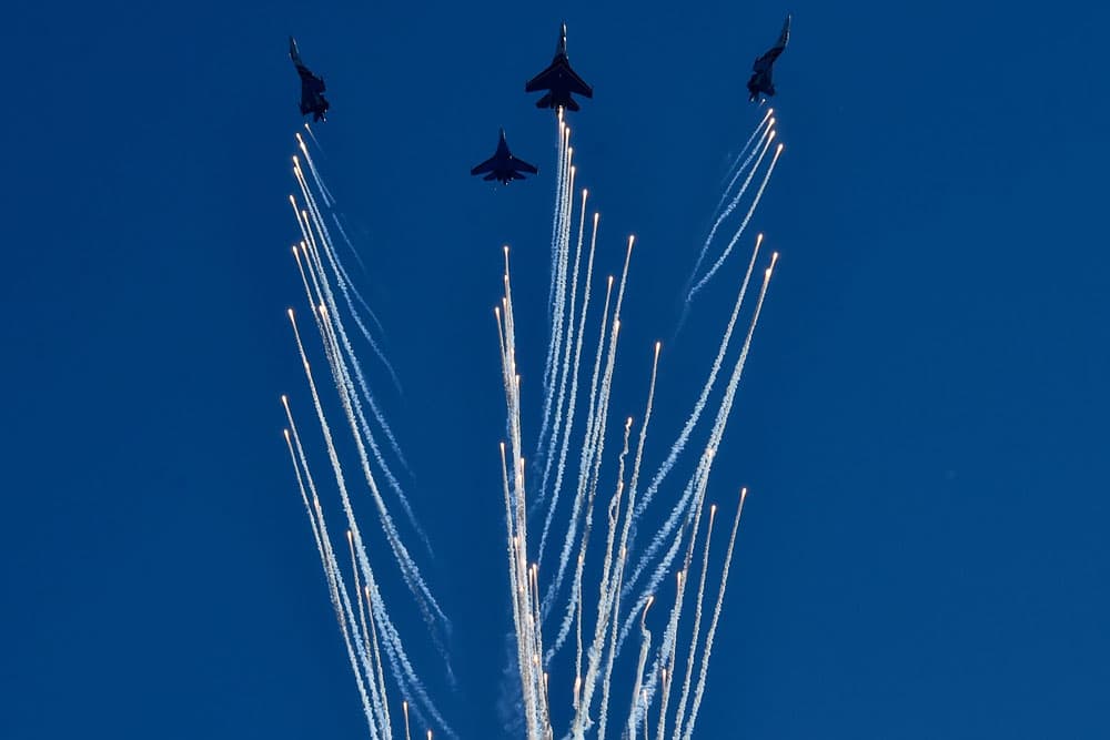 قصة مصورة: افتتاح معرض "ماكس 2015" الدولي للطيران