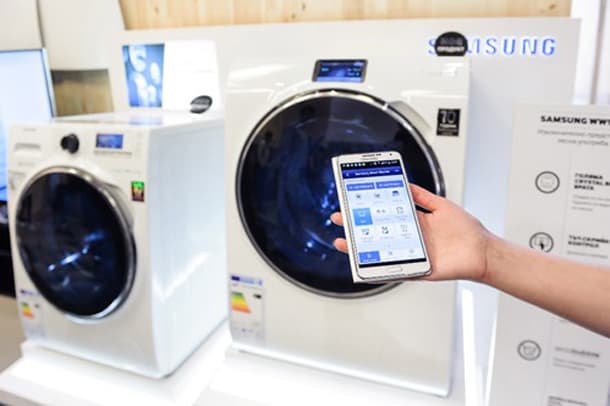 الشركات تتنافس لإنتاج أجهزة منزلية حديثة تعمل بالهواتف الذكية