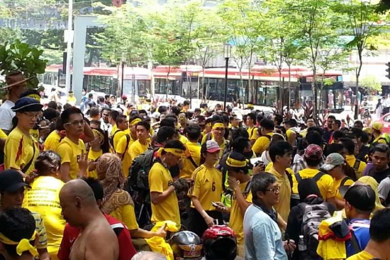 الاف الماليزيين في الشوارع للمطالبة باصلاحات واستقالة رئيس الوزراء