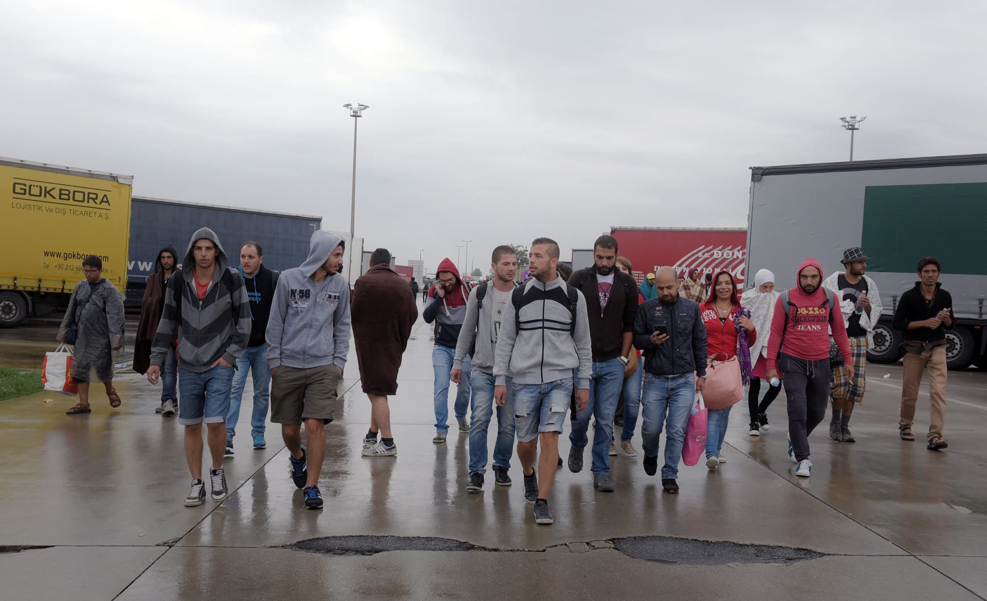 المانيا والنمسا تقبلان استقبال آلاف المهاجرين