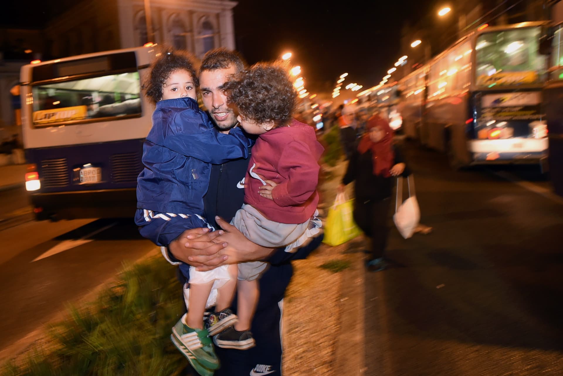 المانيا والنمسا تقبلان استقبال آلاف المهاجرين