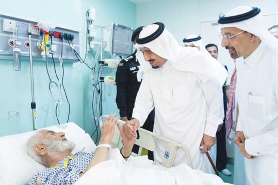 الملك يطمئن على المصابين في حادثة الحرم .. ويؤكد: سنحقق ونعلن النتائج