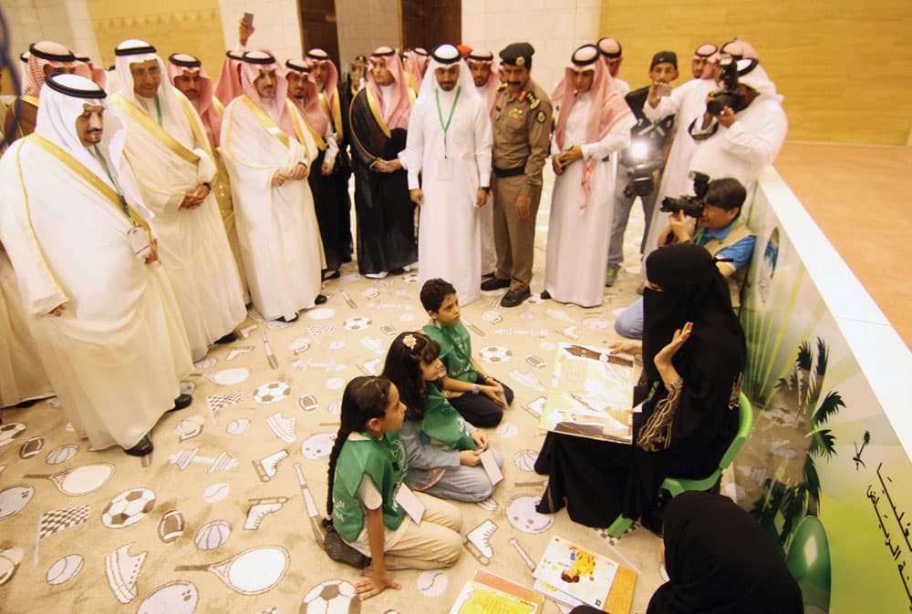 مكتب الملك سلمان ومجلس المبايعة يجذبان زوار قصر الحكم