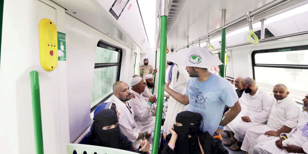 2210 تأشيرات لحجاج قدموا باسم عمالة موسمية .. مخالفة