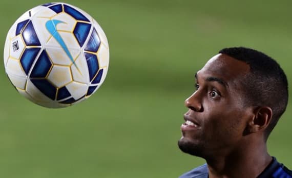 إيقاف لاعب الهلال ديقاو مباراتين وتغريمه 10 آلاف ريال