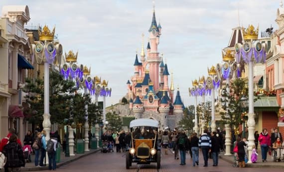 "ديزني لاند" ترفع أسعار بطاقات دخول أشهر مدينة ألعاب في العالم