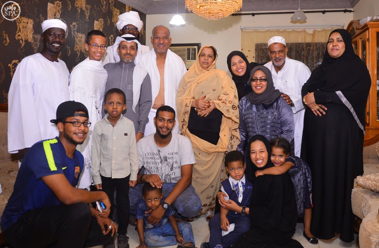 وصول الطفل المخترع الأمريكي من أصل سوداني إلى جدة