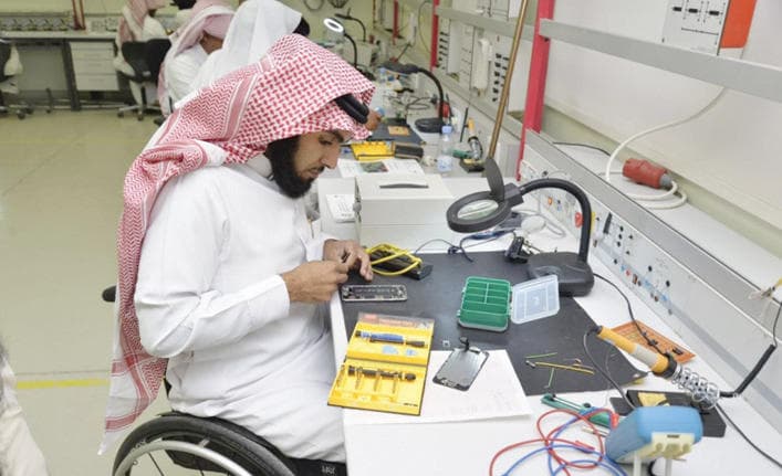 «العمل»: 17 ألفا من ذوي الإعاقة يستفيدون من مراكز التأهيل الشامل في نجران