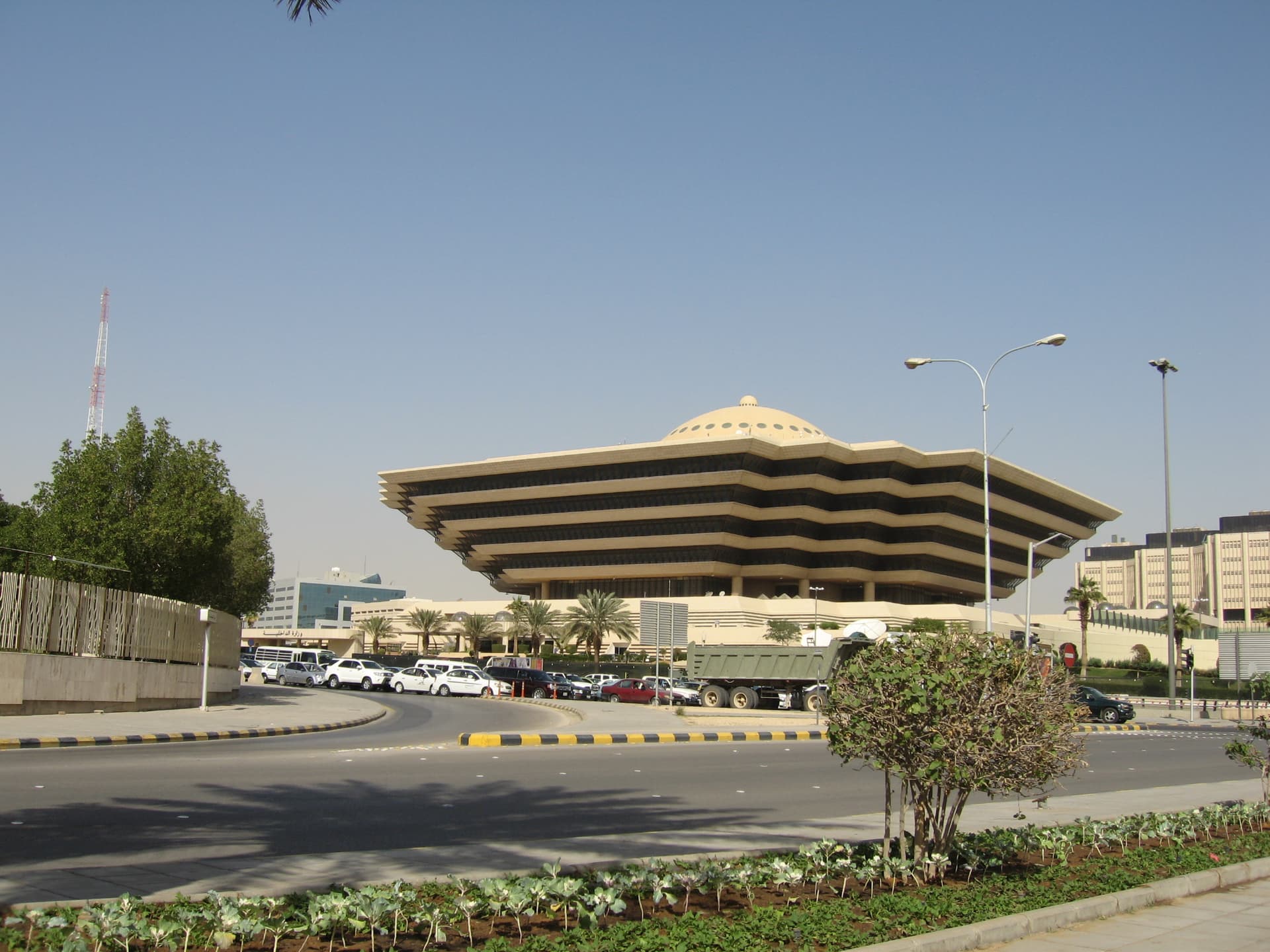 الداخلية: مقتل مطلوب أمني تورط بارتكاب جرائم إرهابية ضد مواطنين ورجال أمن 