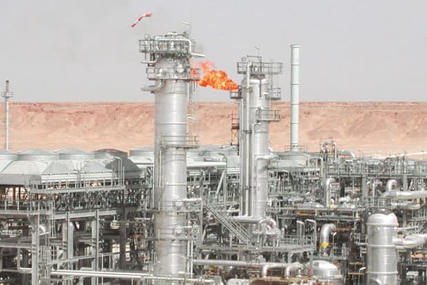 الجزائر تنوي بحث استثمارات طاقة واتفاقات غاز مع الاتحاد الأوروبي 