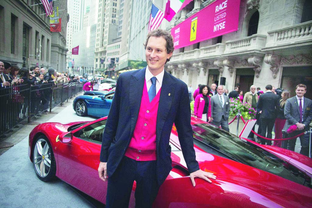 مجموعة أجنيلي .. مالكة «فيات» و«فيراري» تبتعد عن جذورها الإيطالية