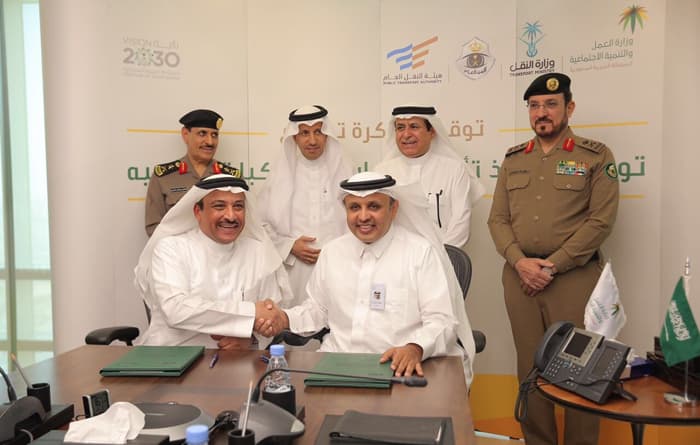 توطين 200 ألف وظيفة في مكاتب التأجير وشركات توجيه المركبات