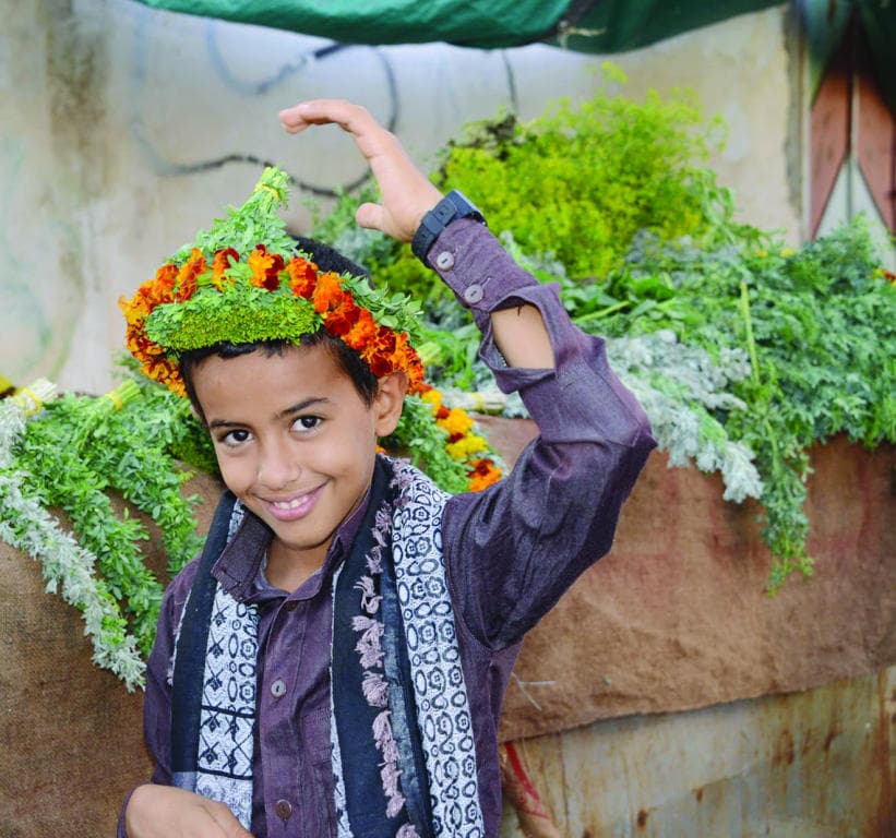 وسط جبال جازان الشامخة.. «سوق هروب» معرض حي للتراث جذب محبيه