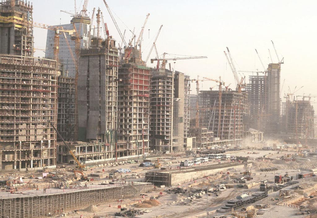 خبراء دوليون: برامج "رؤية 2030" فك لارتباط السعودية التقليدي بالنفط