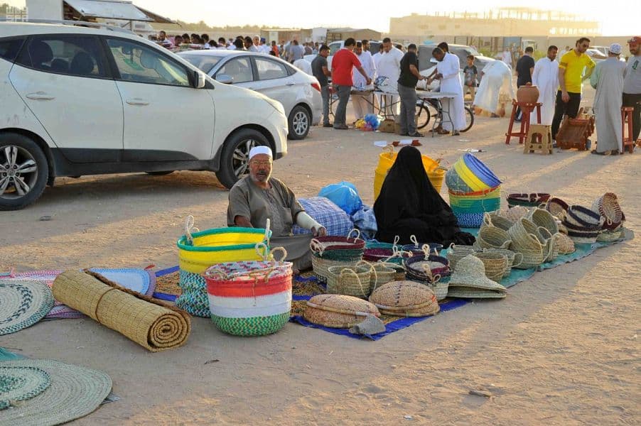 الأسواق الشعبية بالأحساء .. منارات اقتصادية واجتماعية بارزة