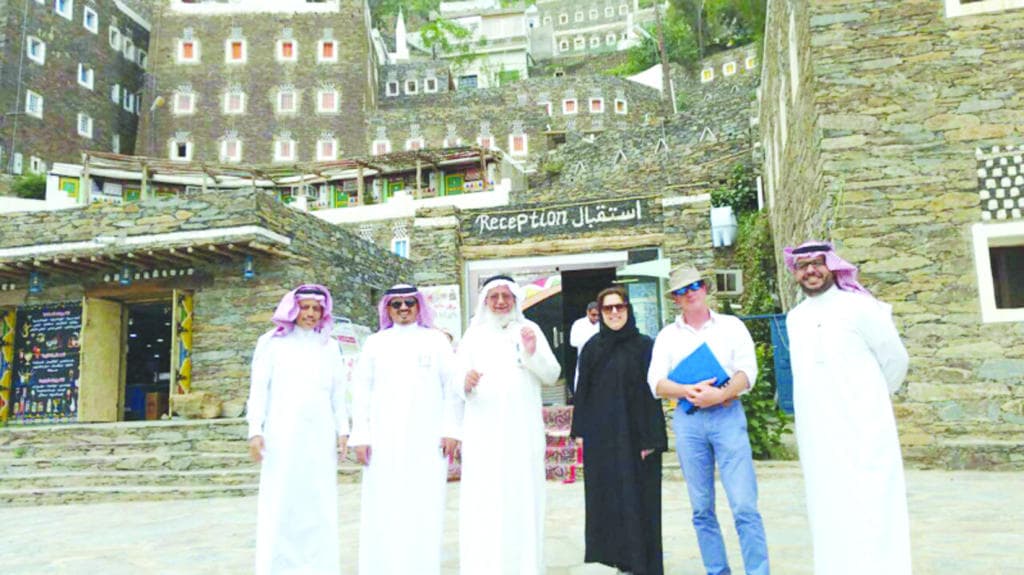 رجال ألمع .. لإحياء التراث حكاية وطنية فريدة