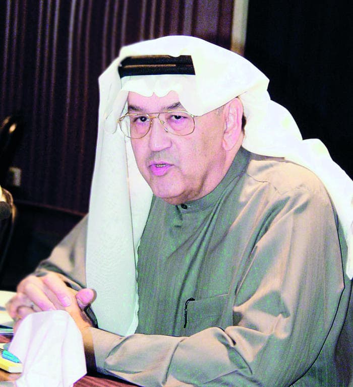 غازي القصيبي.. الحجاز ونجد تشهدان على تشبثه بتراب الوطن في عز أزماته