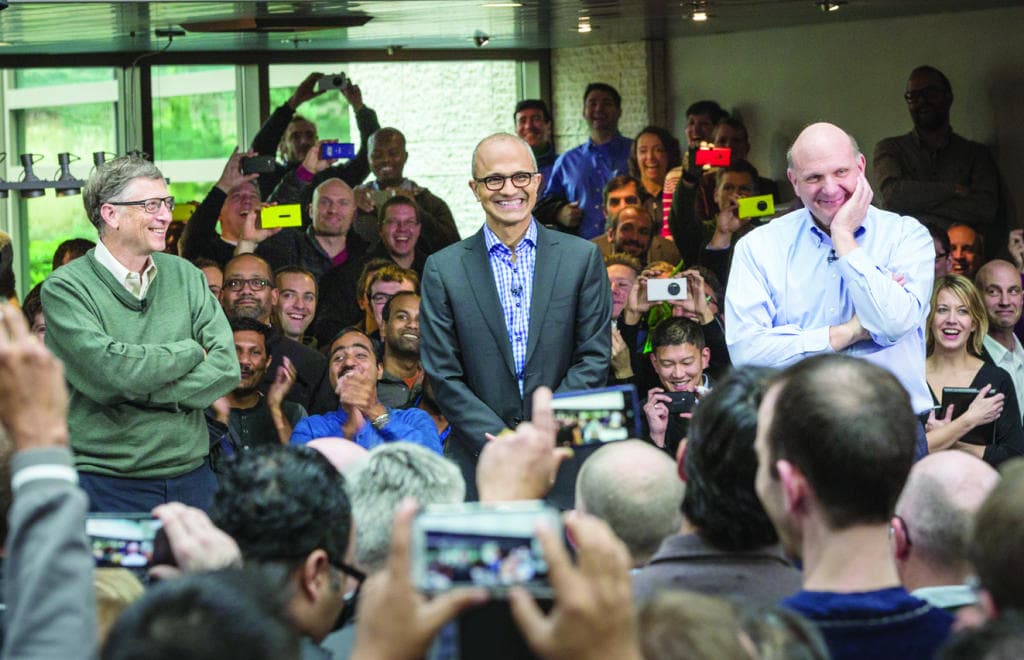 معركة للعودة بـ «مايكروسوفت» إلى القمة من جديد