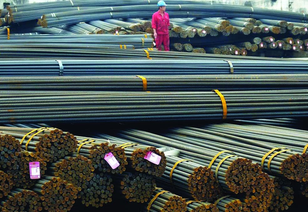 صناعة الصلب تعاني لعنة فائض العرض