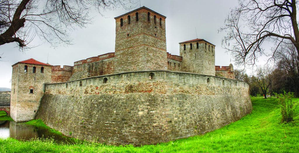 «قلعة وادرين» و«ذلوف الوادرين» بين «وهم» و«أكذوبة»