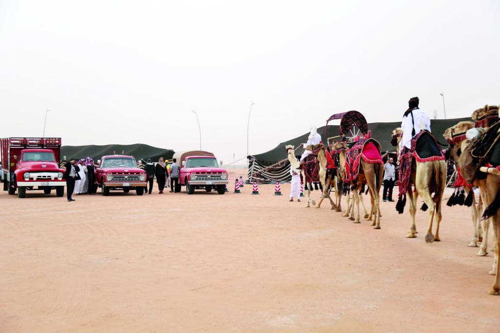 «قافلة الدهناء» .. مسيرة توثق التجارة في الجزيرة العربية