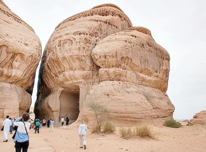 العلا .. عاصمة التاريخ القديم ووجهة العالم الجديد