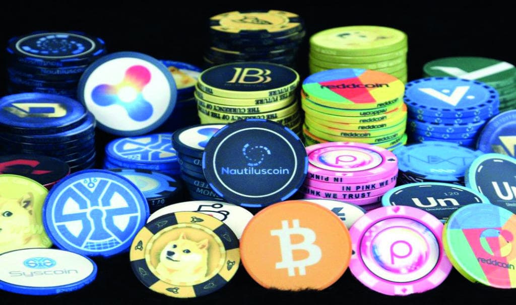 «بيتكوين» .. عملة مستقبل عريض أم موجة مضاربة قصيرة العمر؟