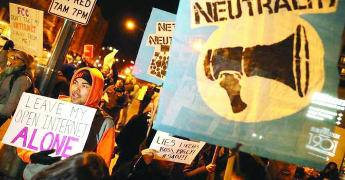 اتهام عمالقة الإنترنت بتدمير اقتصاد ومجتمعات العالم